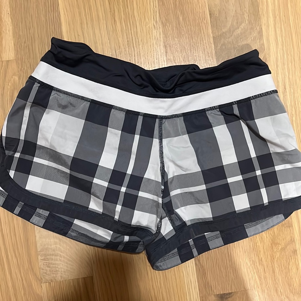 Women’s Lululemon shorts size 6